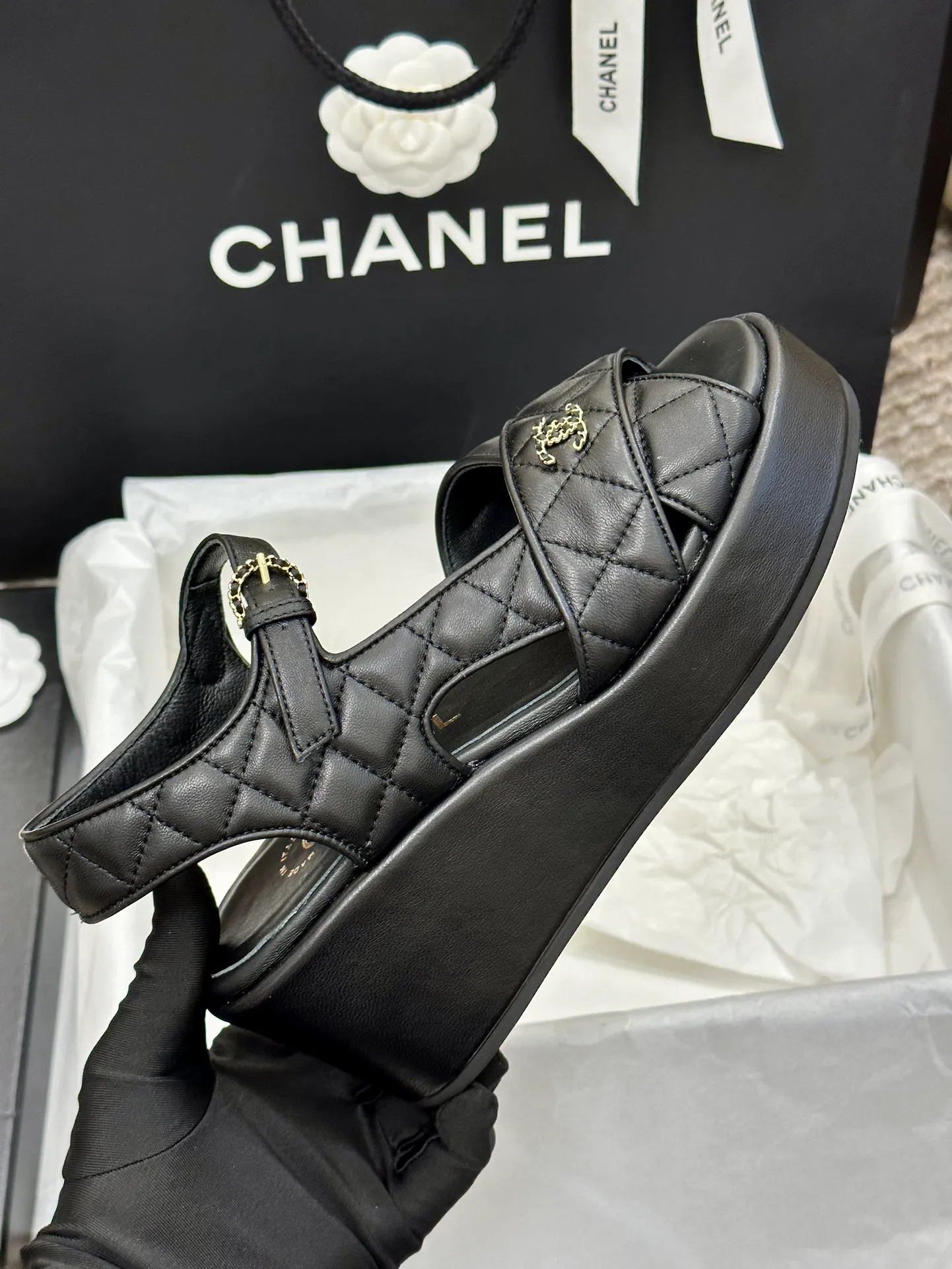 👟👟Ex-factory price 480👟👟 CHANEL C Jia Xiaoxiang 23ss new wedge heel open toe high heel sandals. Top counter quality. The moment you put it on your feet, it is still super stunning. 🔥All materials are customized according to the original version! Upper: imported first-layer calfskin/imported fragrant cloth/ lining: imported sheepskin, foot pad: sheepskin sole: outsole imported from Italy Size number: 34-40